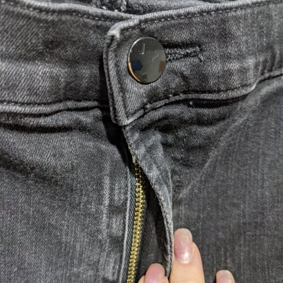 J Brand | Maria plus size hi-rise Vanity skinny jeans in black - Picture 9 of 11